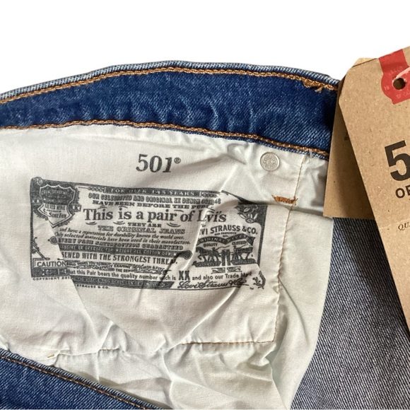 Levis 501 Women’s Cropped Signature High Rise Straight Button Fly Jeans Size 24W - Picture 3 of 10